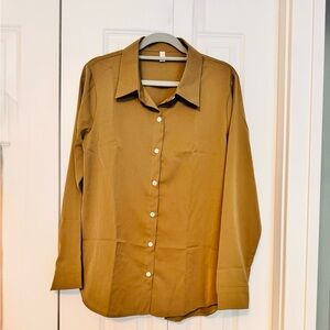 Classic collared Button-Up Shirt in vintage green